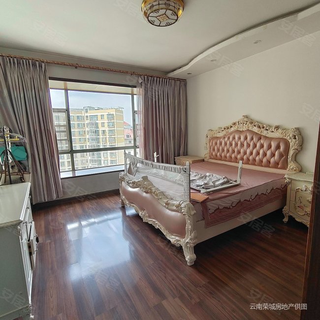 明厨明卫)银海雅苑!精装4房2厅2卫