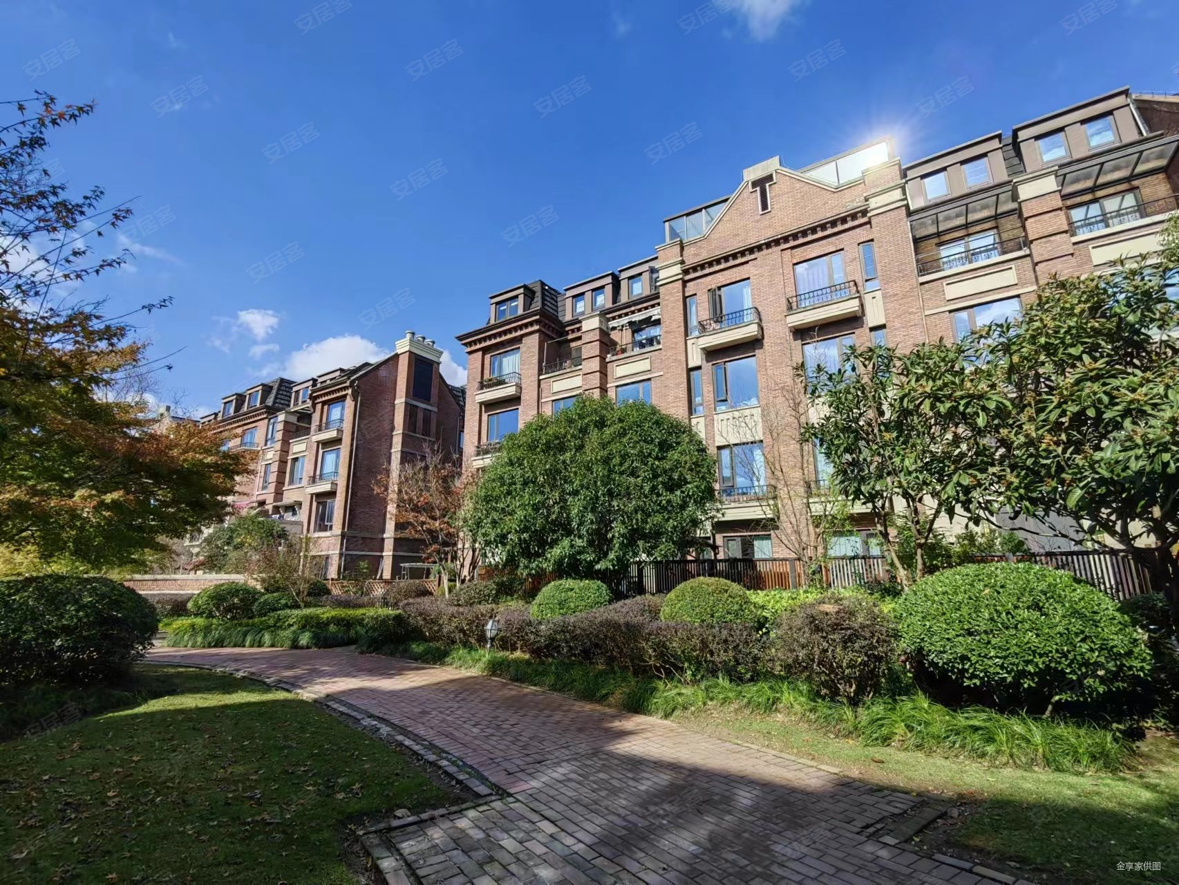 金地户型满五年自住房三期好位置紧临地铁交通方便