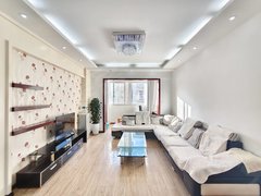 曲靖麒麟麒麟花园东江花园一期三居室楼梯房干净清爽物业费低出租房源真实图片