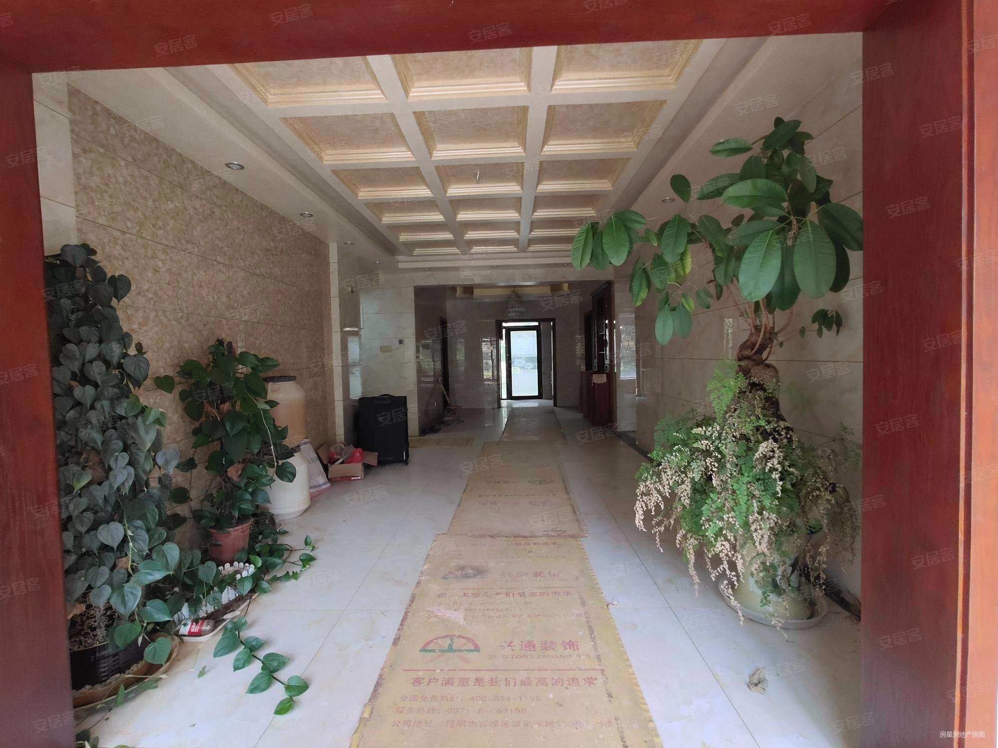 招商海公馆 有电梯 房龄新 临地铁 装修豪华保养好 出行方便