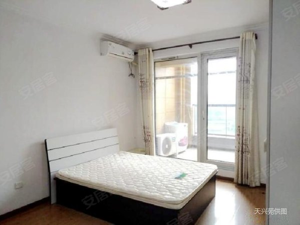 果园天元小区1层带小院105平米530万实际面积