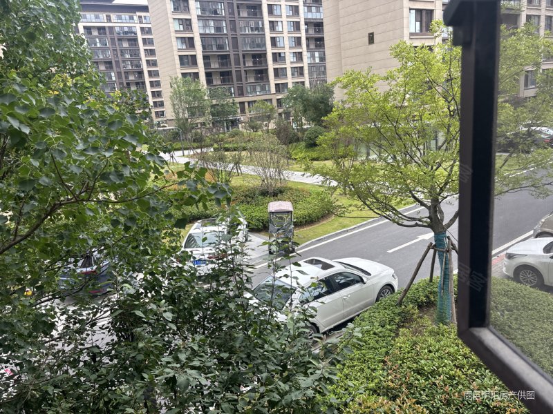 鹿邑建业城七期3室2厅2卫128㎡南北76万