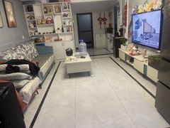 沂南城区君悦购物广场鸿运佳园电梯房5楼三室一厅家具家电齐全干净整洁15万出租房源真实图片