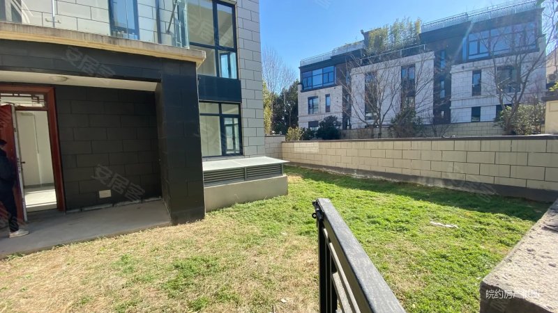 松江 广富林 大学城板块 次新高端品质别墅区,佘山玺樾二手房,1500万