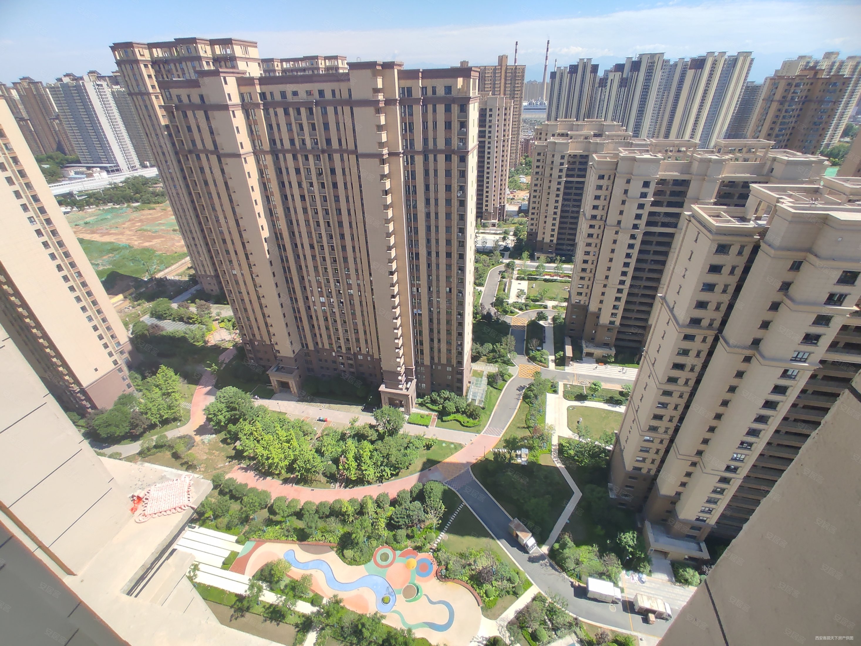 高新畔中航华府全新精装三室88加送21平南北通透急售