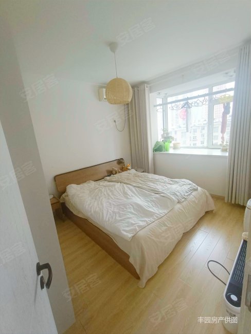 实拍图 云南路小区前排 二室一厅南卧室南厅拎包入住 139万,云南路