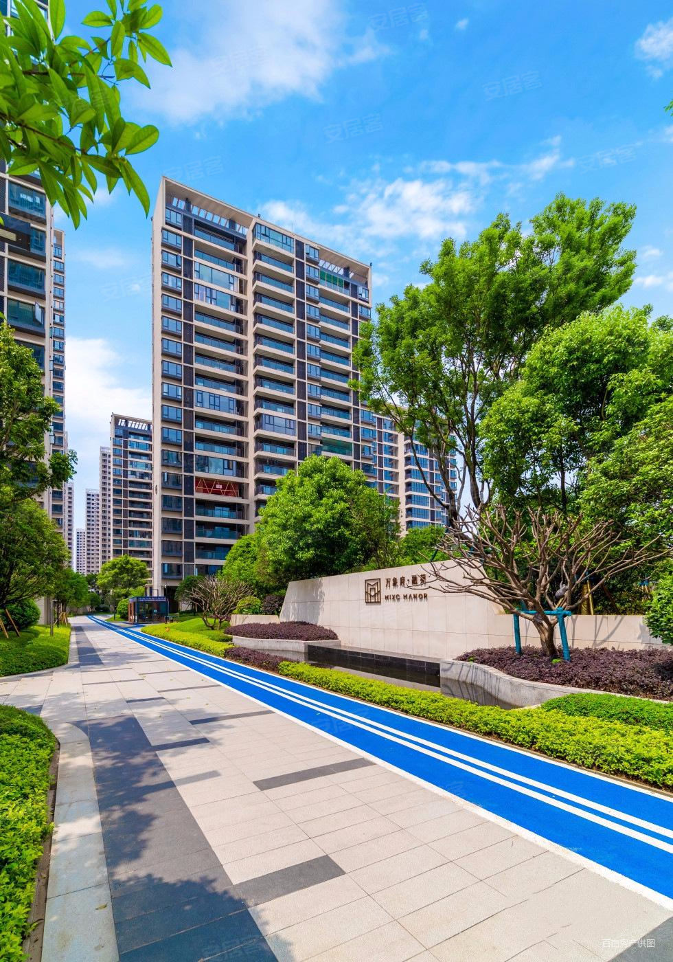 急卖柳东中心华润万象府94平毛坯3室2厅2卫楼层采光好