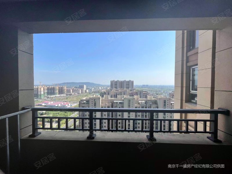 龙海骏景3室2厅1卫97.45㎡南北75万