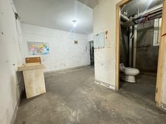 南京玄武红山电梯两房 门口就是车站 近贤苑 靠近十三中有钥匙毛坯出租房源真实图片