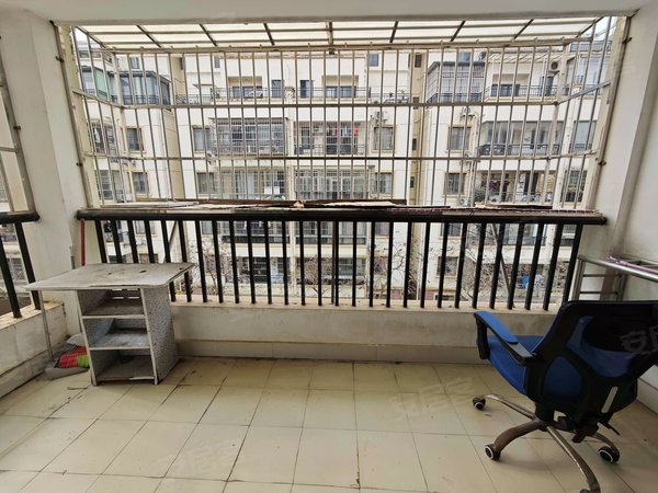 【多图】南宁奥园,白沙大道租房,1300租地铁口精装3房 周边生活购物