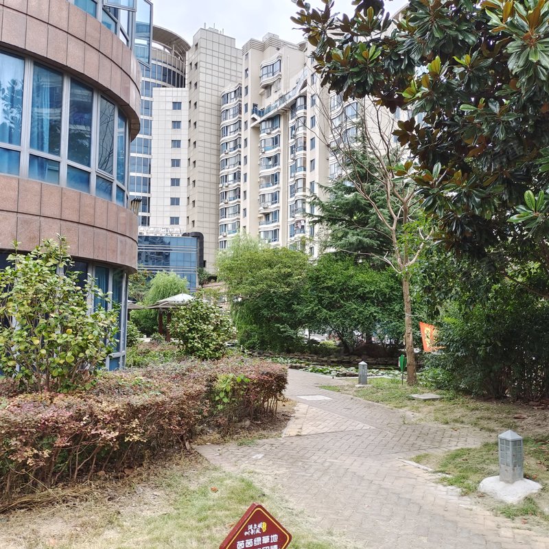 周建涛2022-03-07 10:59:46小区户型主卧室朝南,次卧室朝北,卫生间在2