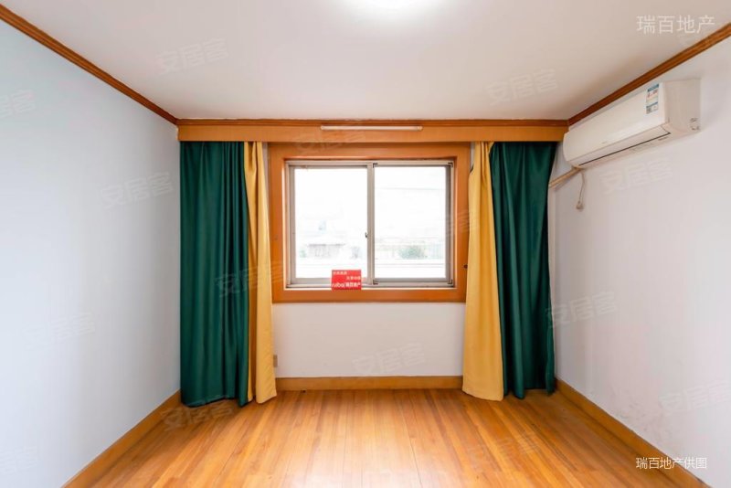 华星公寓3室2厅2卫117.52㎡南北788万