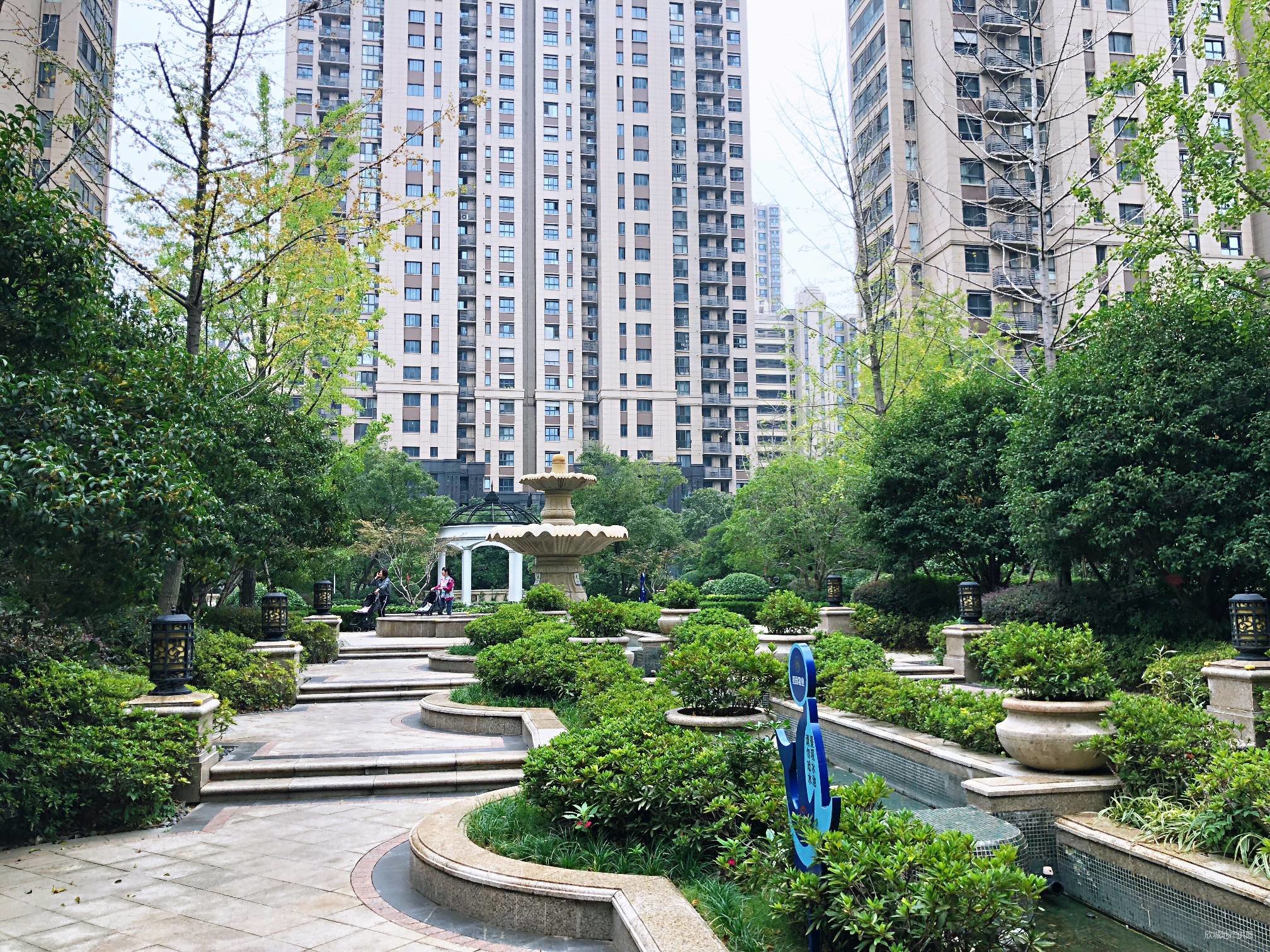 兴隆 招商雍华府 产权清晰  万科物业  装修好 急售诚售