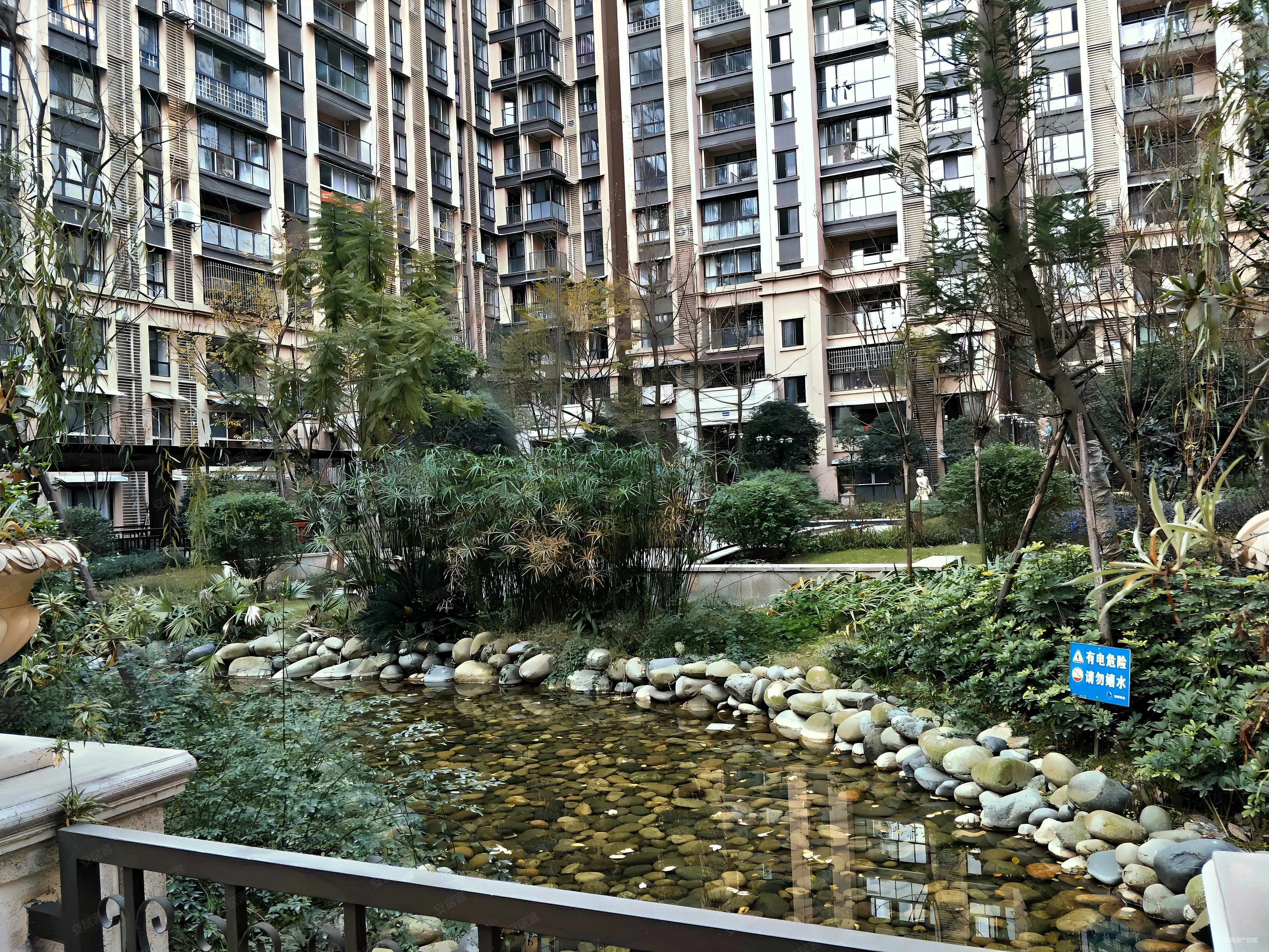 成都房产网>成都二手房>都江堰二手房>都江堰城区二手房>滨江国际>