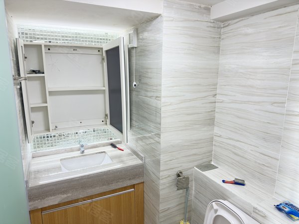 六安舒城文化广场新滨湖恒大文化旅游城750包物业 胜利宿舍对面 恒大复试公寓 两房两厅两卫出租房源真实图片