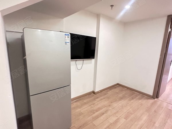 【多图】东二环泰禾城市广场东区,东二环租房,泰禾广场东区c2栋一室一