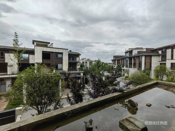 保利公园琅玥联排别墅 带前后花园 车库已经土建完成随时看房