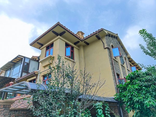 昆明西山滇池度假区滇池卫城滟澜湾(别墅)度假区滇池卫城精装双拼别墅