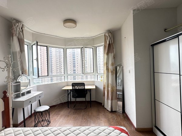 昆山玉山城东中南世纪城(昆山)中南世纪城八角窗,独立卫,1米8的大床