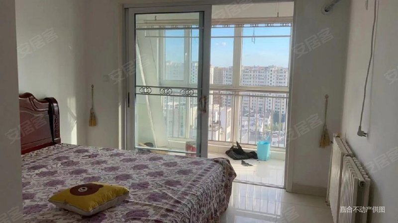 世纪本部对面 水岸嘉园好楼层带车位储藏室 采光好不遮挡