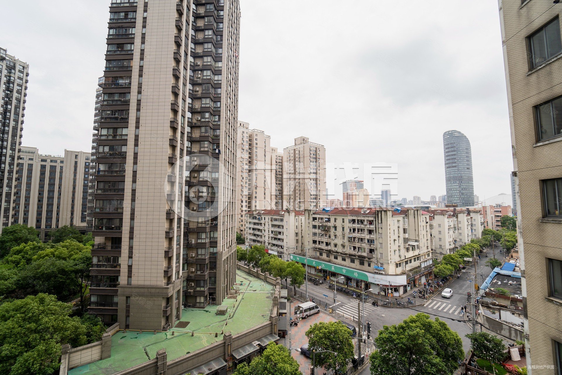 保利香槟苑2室2厅1卫93.32㎡南北900万