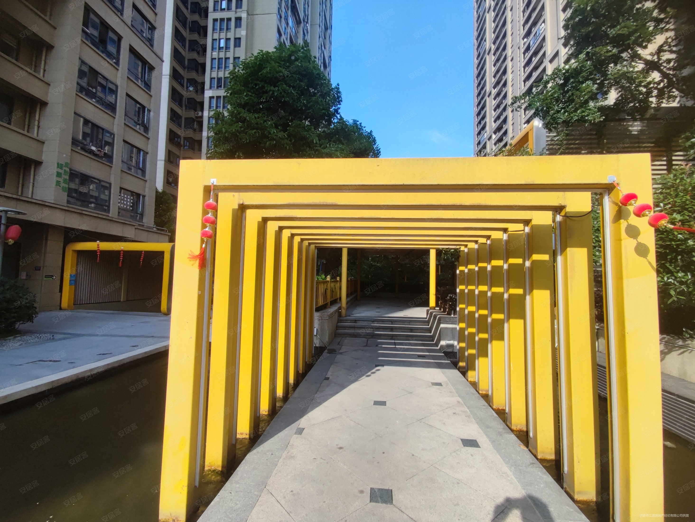 罗蒙环球城公寓