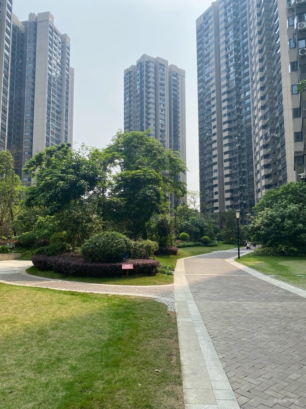 荣和千千树128平横厅4房楼层好0公摊小区环境好