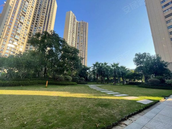 百色右江恒基广场滨江半岛滨江半岛精装3房120平,租金2600元出租房源