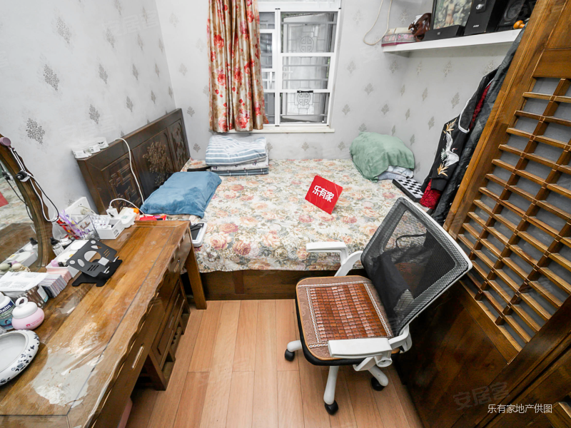 百花公寓二期正规商品房近医院停车方便双卫生间