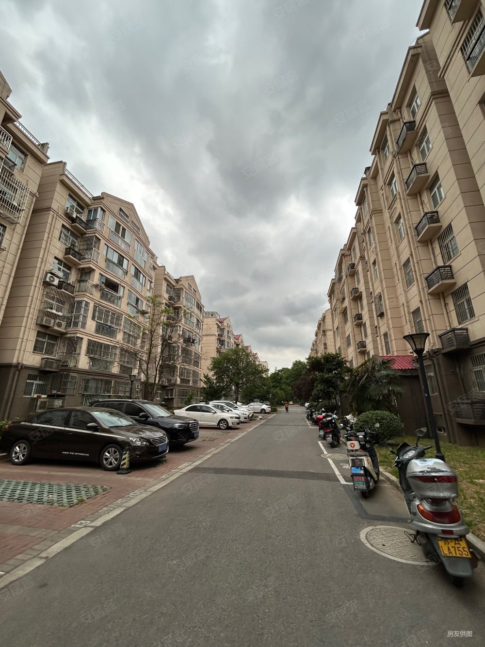 南京房产网>南京二手房>浦口二手房>高新区二手房>盘龙山庄>1000_1333