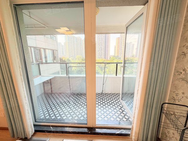 成都高新区大源北辰朗诗南门绿郡