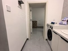 丹东振兴第二医院万达附近六道新村步梯一楼南向36平一居室800包取暖精装修出租房源真实图片