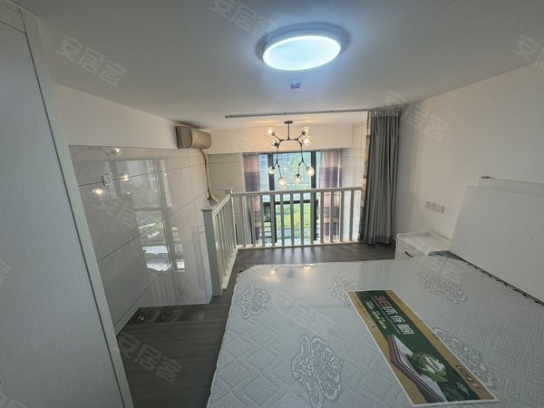 长乐区人民医院附近珑璟台复式楼一房一厅两卫带小阳台