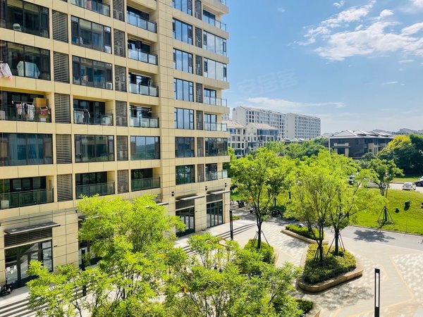 西安长安长安广场绿地城fun客公寓业主急租 短租 长租均可 对面长安