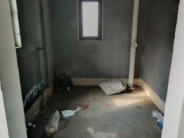 海宁长安镇农发区星星港湾花园琴海居(别墅)星星港湾花园琴海居(别墅) 毛坯 适合电商仓库出租房源真实图片