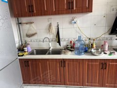 垦利兴隆街兴隆街城区胜兴花园四楼精装修带阁楼,带车库,家具家电齐全出租房源真实图片