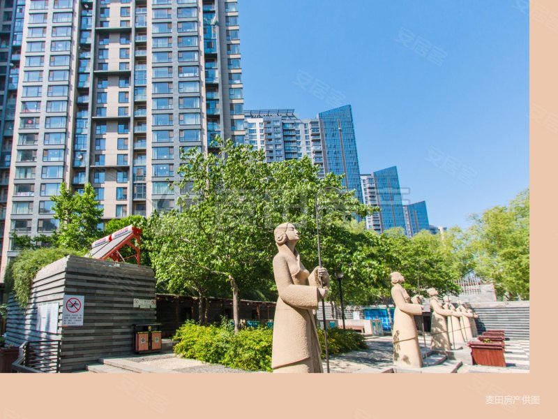 凤凰城二期,高楼层,全明格局2居室,卧室大 户型好 看小区