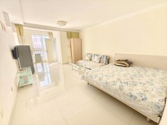 乳山银滩长江路年租三千五 一居室 精装拎包入住 乳山银滩中心 生活方便出租房源真实图片