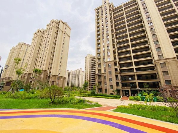 青岛城阳棘洪滩中车小镇两台空调!套三双卫!家具家电齐全!看房联系我!