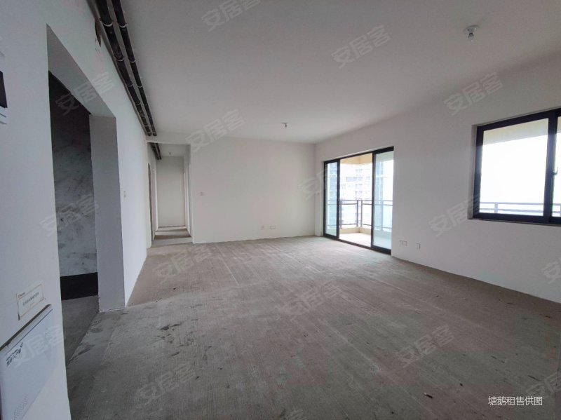 人居柏云庭15401平4室2厅2卫