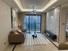深圳龙岗坂田业主急租出国工作,精装大三房家私家电,南向看花园随时可住出租房源真实图片