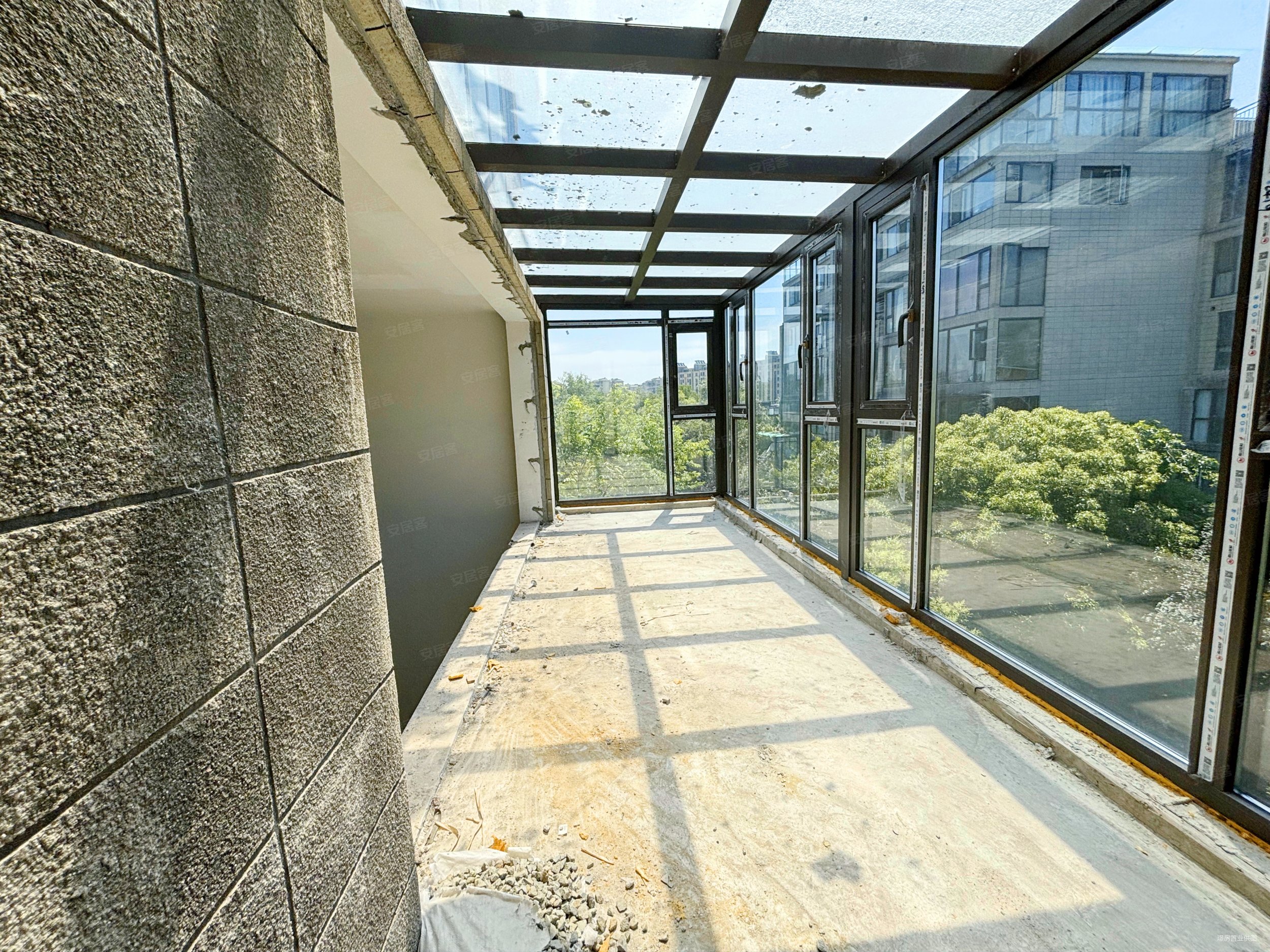 东方熙龙山院 毛坯中叠 露台 已花20万改造 赠 150平