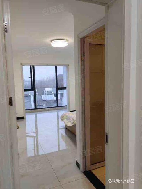 首城汇景湾(南区) 出行方便 近地铁 中间楼层 带电梯通透,首城汇景湾(