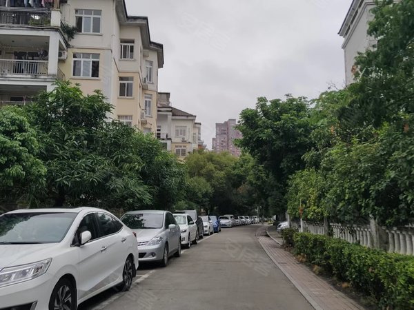 福州闽侯上街闽都大庄园闽都大庄园 4室3000 带车库出租 可办公出租