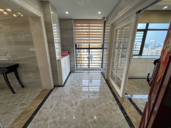 东莞南城西平天利中央花园天利中央花园 4室2厅4卫 南北通透 精装 大