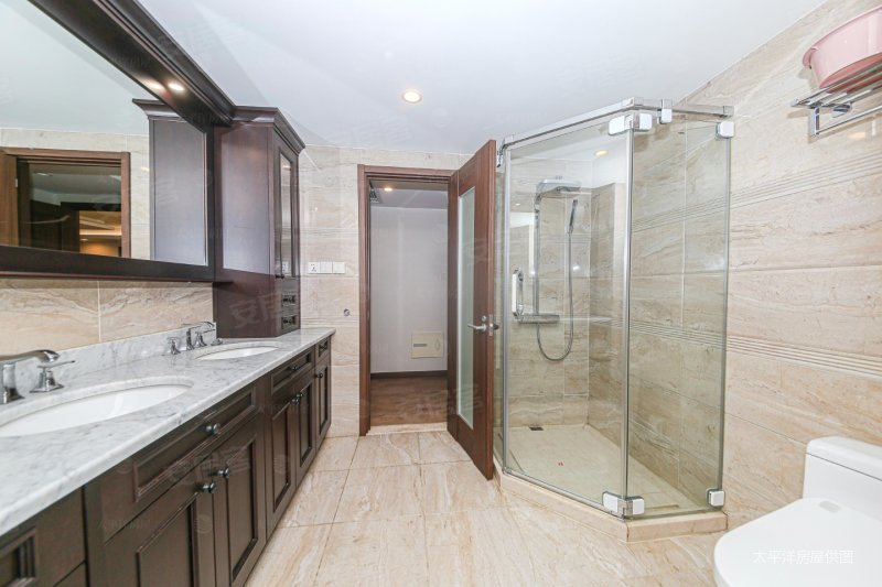 附加产权车位,视野非常好,海华卢湾,房东出国急售,带