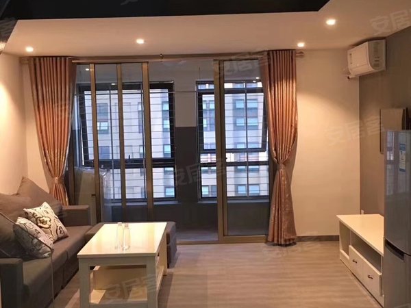 泉州石狮石狮服装城米兰广场出租米兰复试两房精装修1800包物业周边