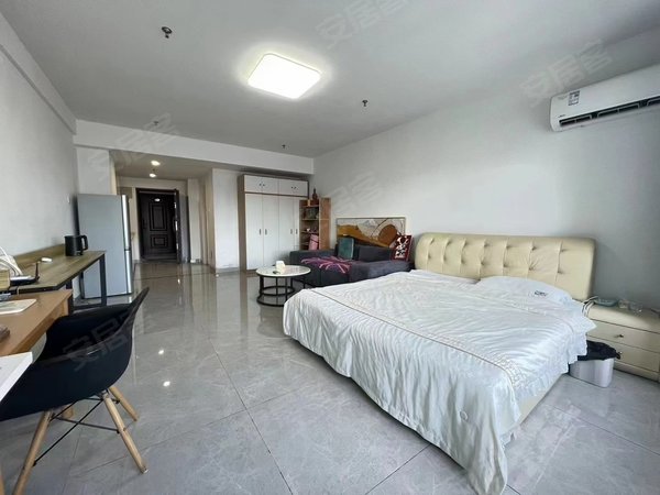 潍坊奎文泰华摩尔公寓泰华中百近 摩尔国际 精装 东向 配套全 大飘窗