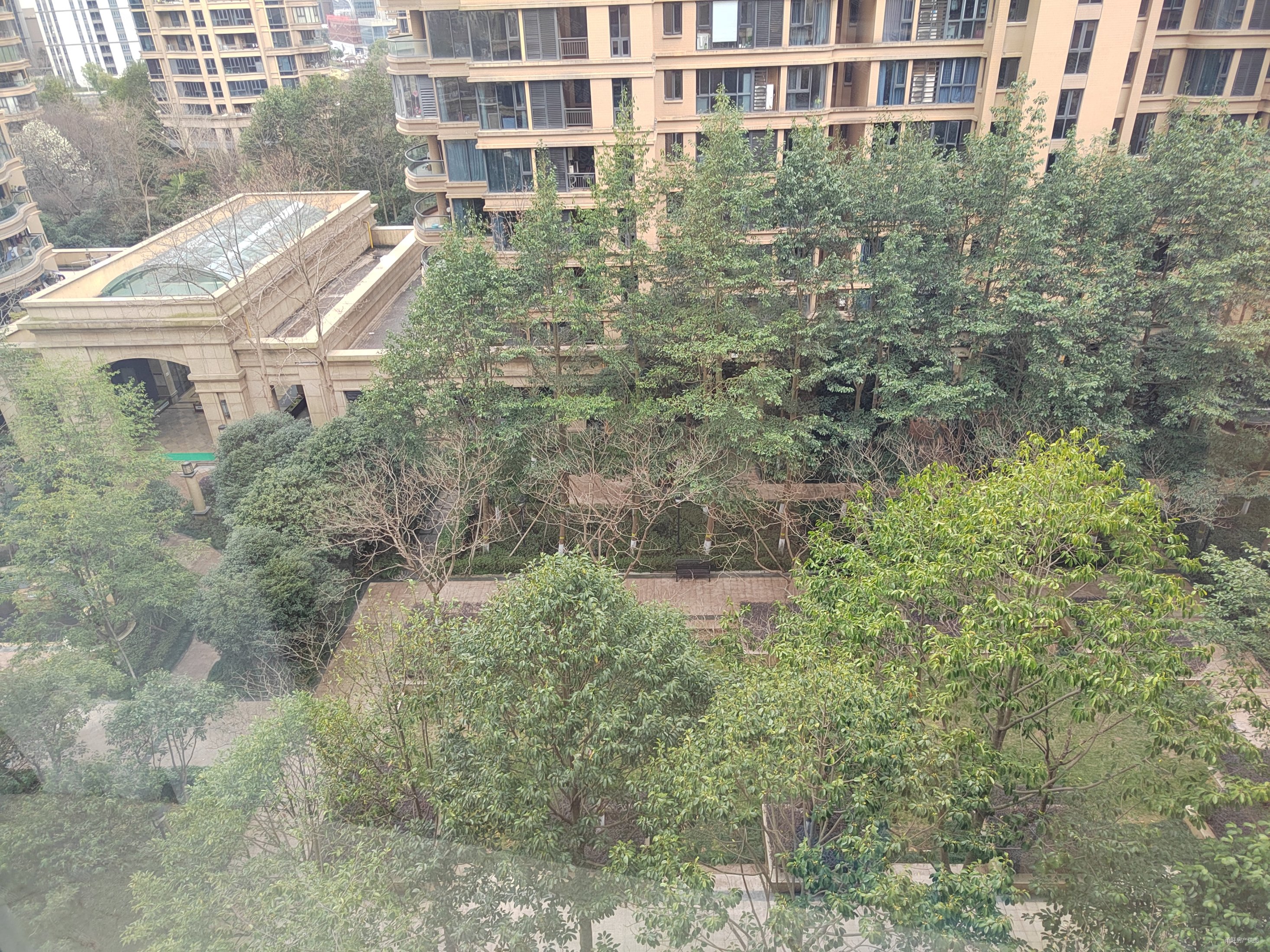 宁波房产网>宁波二手房>高新区二手房>一品广场二手房>皇冠花园(一期)