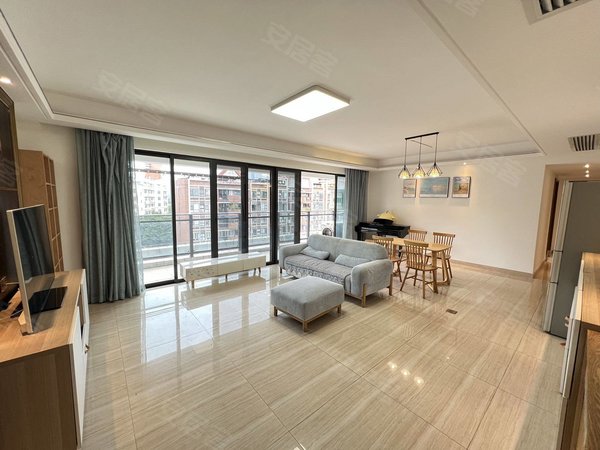 广州海珠广州塔领江公馆领江公馆 4房 望广州塔小蛮腰 夜景优美 有